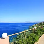 Villa Diktynna - Embrace the endless blue
