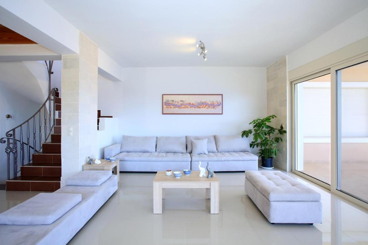 Villa Diktynna - Embrace The Endless Blue *